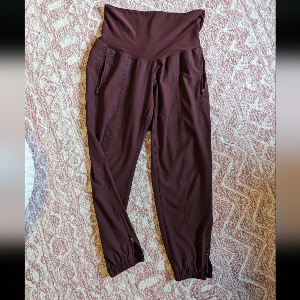 Old Navy Maternity over the belly roll over waist jogger pants